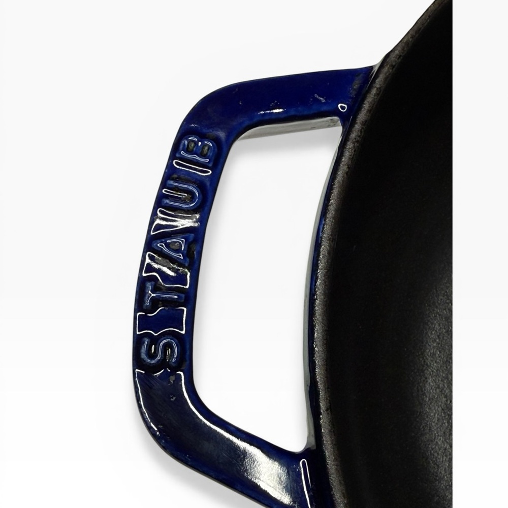 Staub 𖦹 Enameled Cast Iron Braiser with Enamel Lid 𖦹 Glossy Sapphire 𖦹 2L 3.5Q 𖦹 - Picture 9 of 16